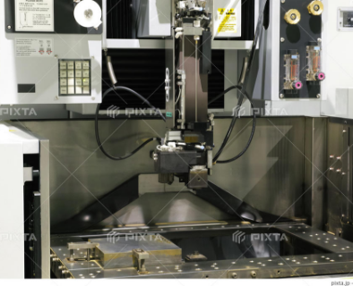 ワイヤー放電加工機